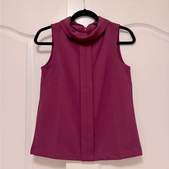 Banana Republic mock neck sleeveless top - Size XS - Picture 1 of 2